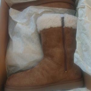 UGG short brown boots with Plumdale cuff, size 10